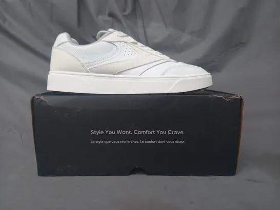 BOXED PAIR OF VIONIC REBEL TRAINERS IN WHITE SIZE 6.5