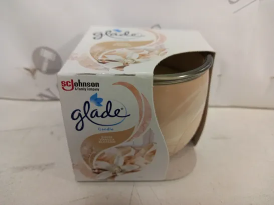 BOXED GLADE SHEER VANILLA BLOSSOM SCENTED CANDLE