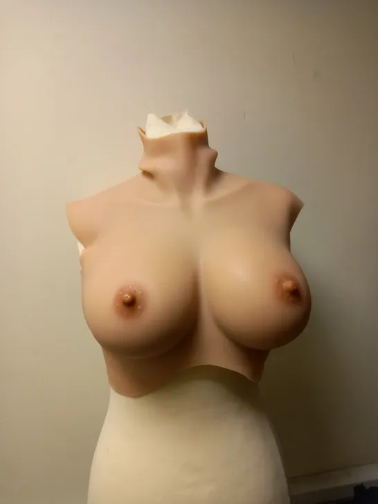 LATEX WEARABLE BREASTS PROSTHESIS