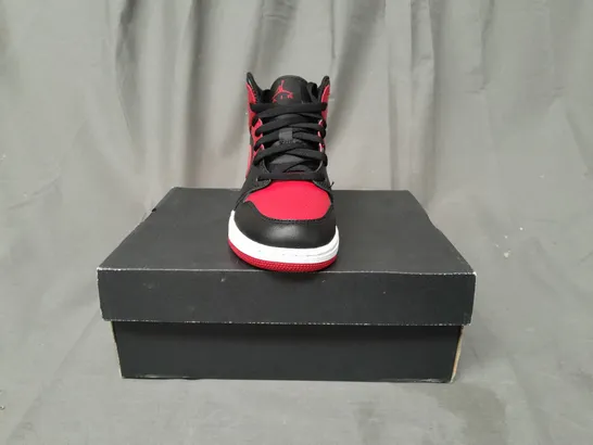 BOXED PAIR OF NIKE AIR JORDAN 1 MID SHOES IN BLACK/RED UK SIZE 4