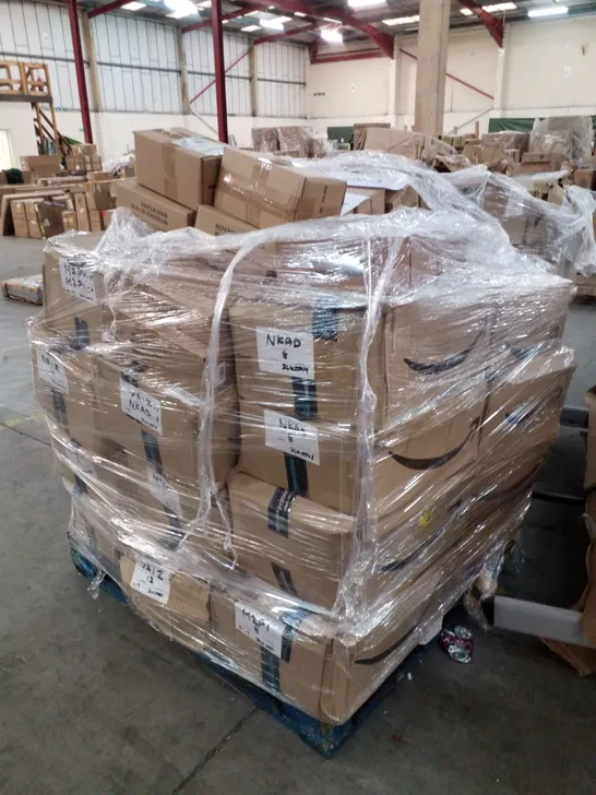 PALLET CONTAINING ASSORTED PET COOLING MATS