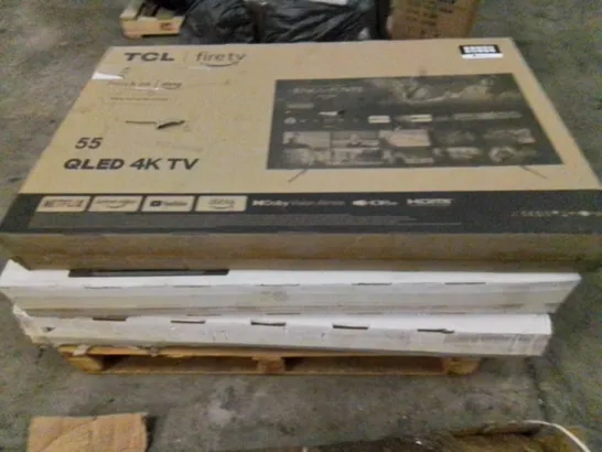 LOT CONTAINING 3 X ASSORTED TVS FOR SPARES AND REPAIRS ONLY 