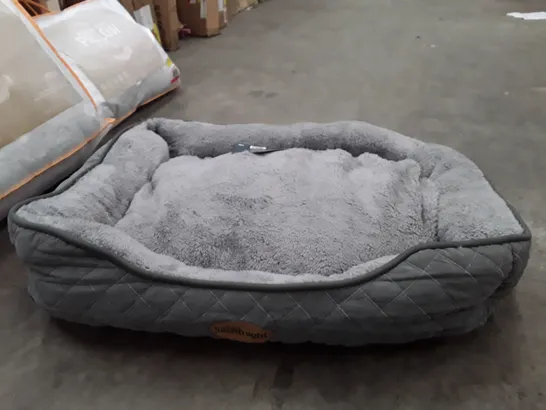 SILENTNIGHT AIRMAX BREATHABLE PET BED WITH REVERSBLE CUSHION