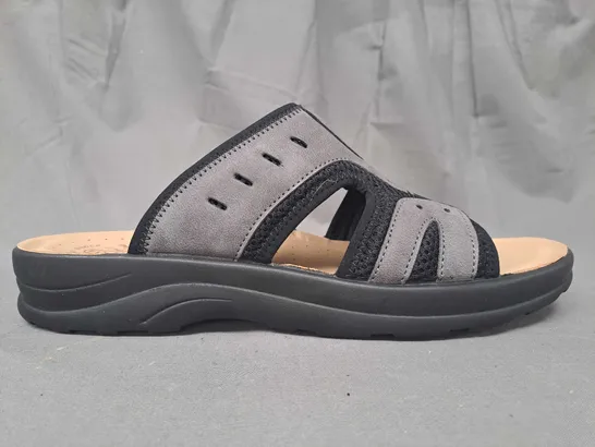 BOXED PAIR OF FLY FLOT OPEN TOE SANDALS IN GREY EU SIZE 46