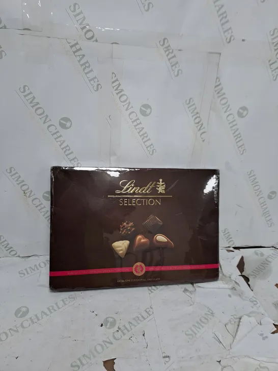 LINDT SELECTION EXTRA FINE CONTINENTAL CHOCOLATE 427G