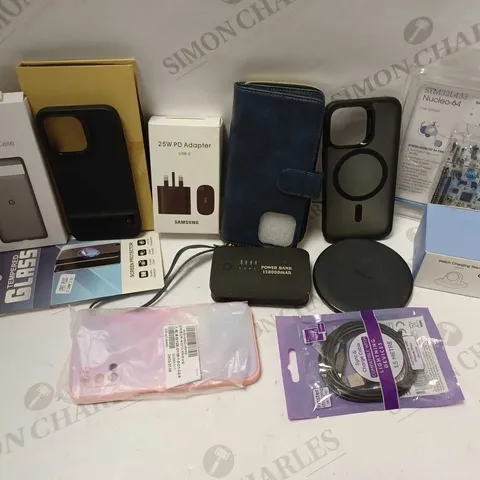 LOT OF APPROXIMATELY 30 PHONE ACCESSORIES AND ELECTRICALS TO INCLUDE 158000MAH POWER BANK, WATCH CHARGING STAND, GOOGLE PIXEL 6 PHONE CASE, ETC