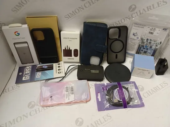 LOT OF APPROXIMATELY 30 PHONE ACCESSORIES AND ELECTRICALS TO INCLUDE 158000MAH POWER BANK, WATCH CHARGING STAND, GOOGLE PIXEL 6 PHONE CASE, ETC