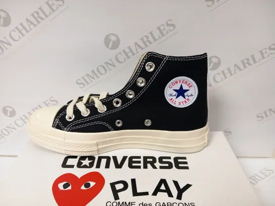 BOXED CONVERSE PLAY SIZE 4