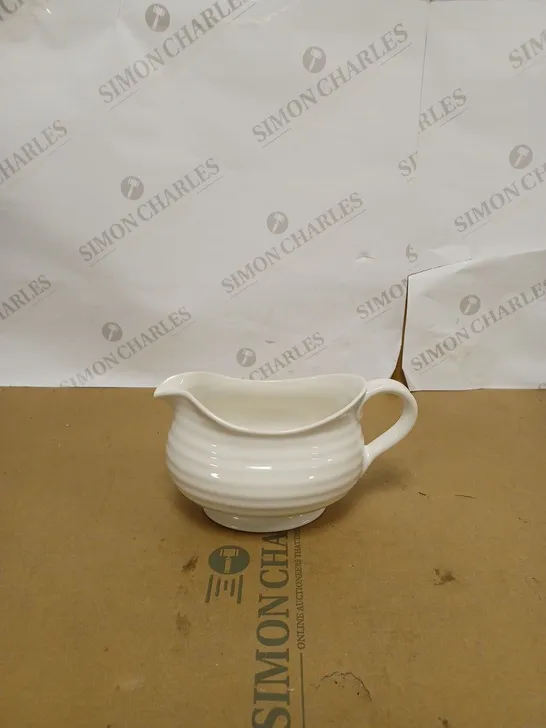 PORTMEIRION HOME & GIFTS GRAVY BOAT & STAND, PORCELAIN, WHITE, 22.5 X 18 X 10 CM