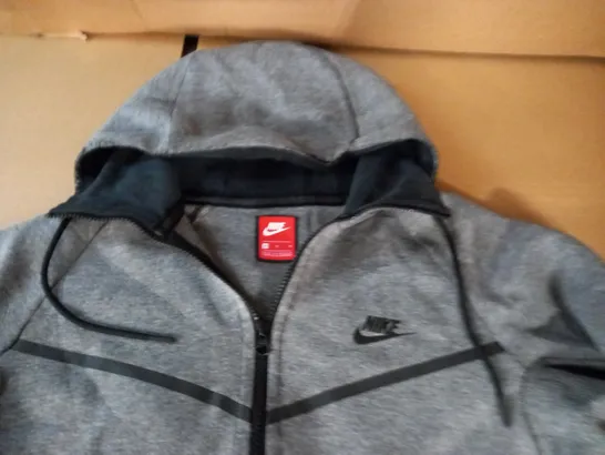 NIKE GREY ZIP THROUGH HOODIE - M