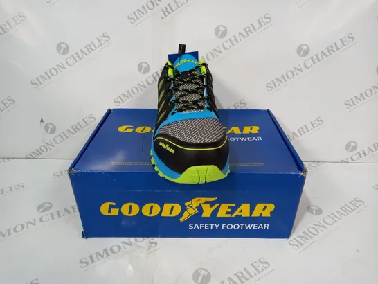 BOXED PAIR OF GOODYEAR SAFETY SHOES IN GREEN/BLUE/GREY UK SIZE 7