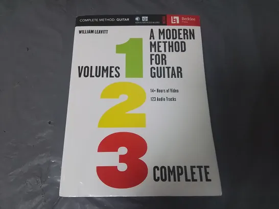 BERKLEE PRESS A MODERN METHOD FOR GUITAR 3-VOLUMES