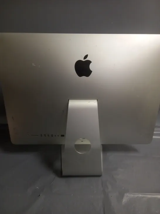 UNBOXED APPLE A1418 COMPUTER