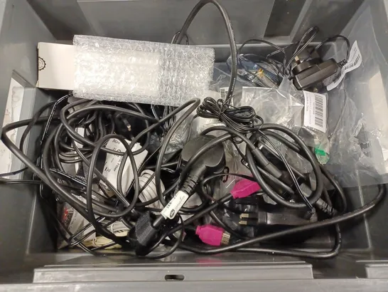 BOX TO CONTAIN APPROX. 15 X ASSORTED TECH PRODUCTS. INCLUDES VARIOUS CHARGERS, FAN, COMPUTER PARTS ETC 