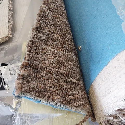 ROLL OF QUALITY GALA UT CARPET // SIZE: APPROXIMATELY 5 X 5.8m