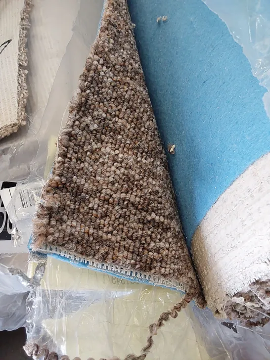 ROLL OF QUALITY GALA UT CARPET // SIZE: APPROXIMATELY 5 X 5.8m