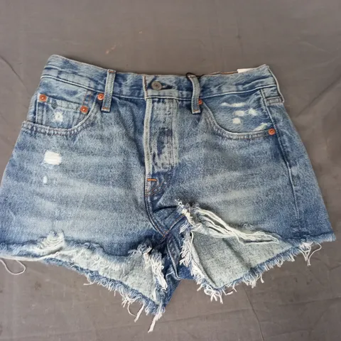 LEVI'S DISTRESSED DENIM SHORTS IN BLUE SIZE 25