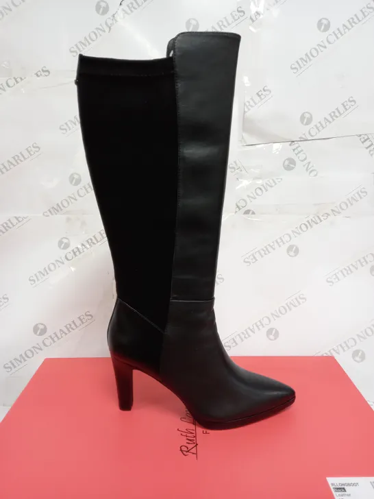 BOXED PAIR OF RUTH LANGSFORD RLLONGBOOTS BLACK LEATHER SIZE 7