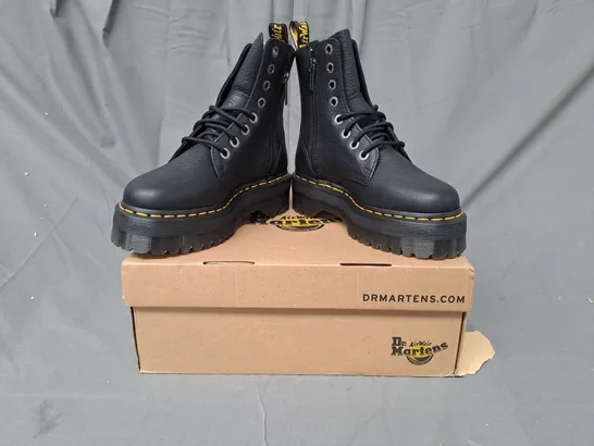 BOXED PAIR OF DR MARTENS JADON III BOOTS IN BLACK UK SIZE 4