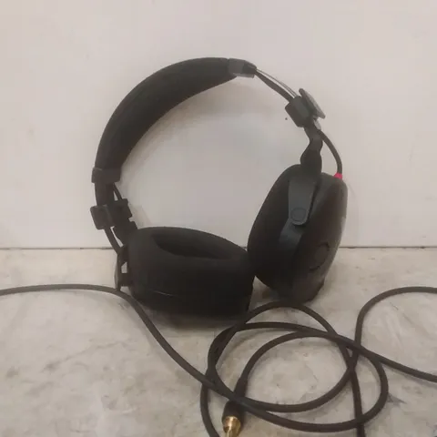 BOXED RODE NTH-100 PROFESSIONAL OVER EAR HEADPHONES 