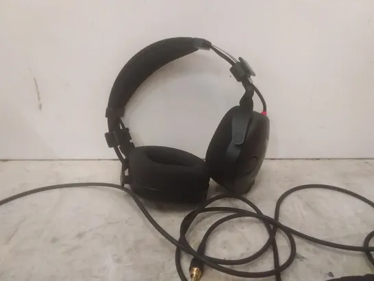 BOXED RODE NTH-100 PROFESSIONAL OVER EAR HEADPHONES 