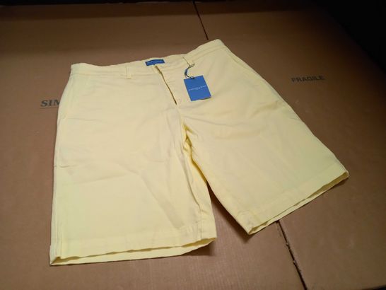 BEAUFORT & BLAKE BRADING LEMON CHINO SHORTS IN YELLOW - 32