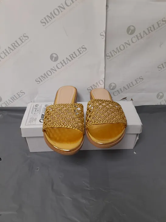 UNBRANDED LADIES GOLD SLIDERS SIZE EU 38