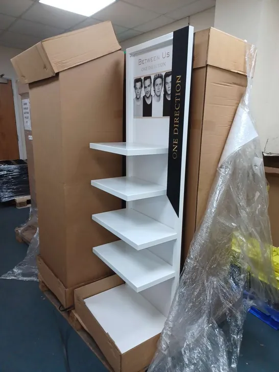 PALLET OF 3 ONE DIRECTION FREESTANDING UNIT IN WHITE/BLACK - COLLECTION ONLY