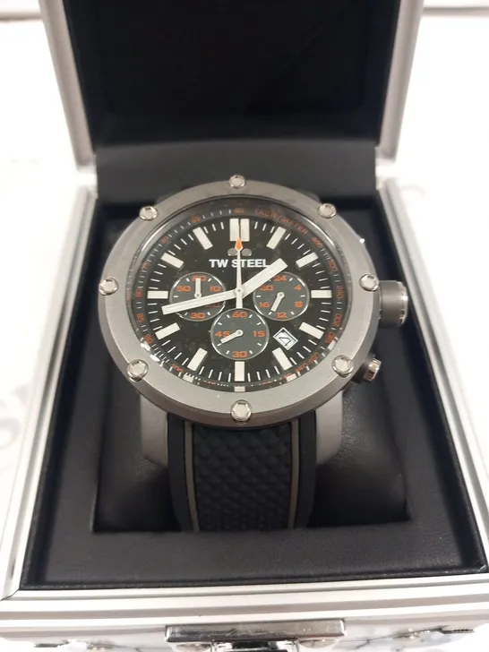 BOXED TW STEEL GENTS GRANDEUR TECH CHRONO WRIST WATCH