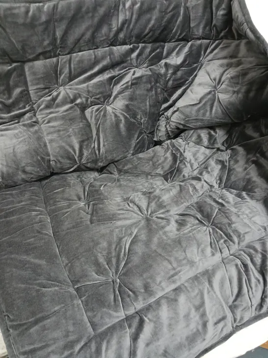 OPULENT VELVET BEDSPREAD IN CHARCOAL - 220x240cm