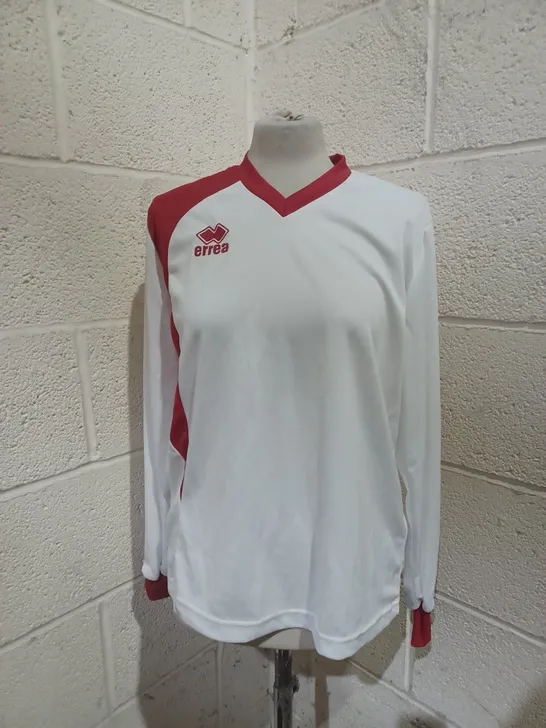 APPROXIMATELY 6 ERREA STYLE FOOTBALL TOP IN VARIOUS SIZES - WHITE AND RED