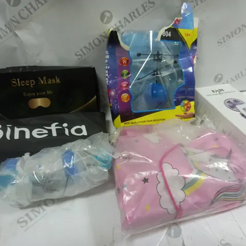 BOX OF APPROXIMATELY 5 ASSORTED ITEMS TO INCLUDE SLEEP MASK, HAND HELD FAN, FLYING BALL ETC