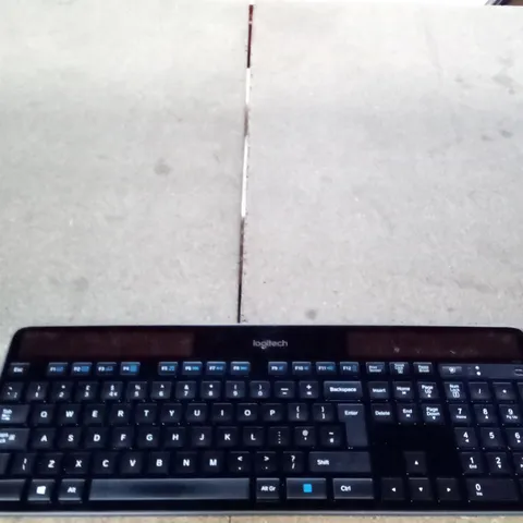 BOXED K750 SOLAR POWERED KEYBOARD 