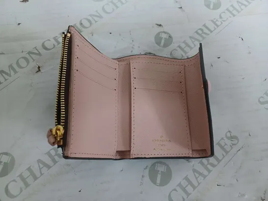 BOXED LOUIS VUITTON PURSE WITH PINK INSIDE 