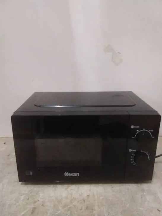 BOXED SWAN 20L 700W MANUAL MICROWAVE RRP £54