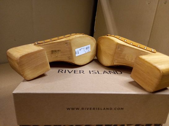 BOXED PAIR OF RIVER ISLAND BEIGE/YETTI PLATFORMS - SIZE 5