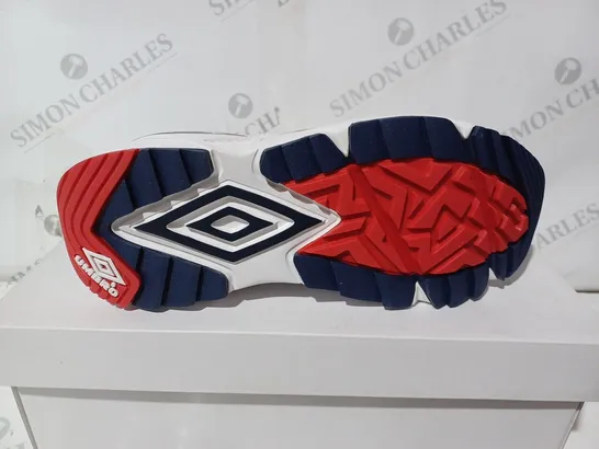 BOXED UMBRO NEPTUNE WOMENS WHITE SIZE 7