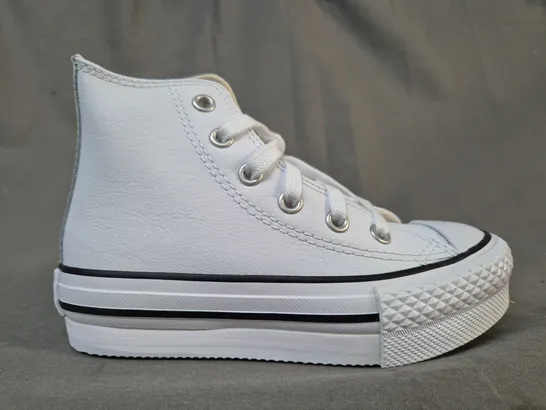 BOXED PAIR OF CONVERSE KID'S SHOES IN WHITE UK SIZE 11