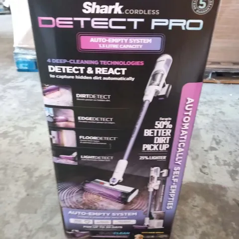 SHARK DETECT PRO CORDLESS VACUUM CLEANER WITH AUTO-EMPTY SYSTEM, 1.3L, IW3510UK