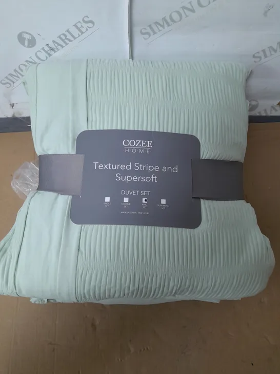 COZEE HOME TEXTURED STRIPE AND SUPERSOFT DUVET SET IN GREEN - KING SIZE