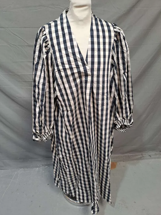 MASAI NALO DRESS IN BLACK/CREAM CHECK SIZE L