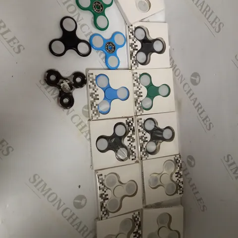 LOT OF APPROX 20 HAND SPINNERS