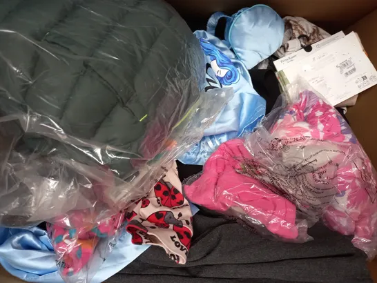 BOX OF APPROXIMATELY 10 ASSORTED CHILDREN'S CLOTHING AND FASHION ITEMS IN VARIOUS STYLES AND SIZES RANGING BETWEEN 5 - 10 YEARS - COLLECTION ONLY