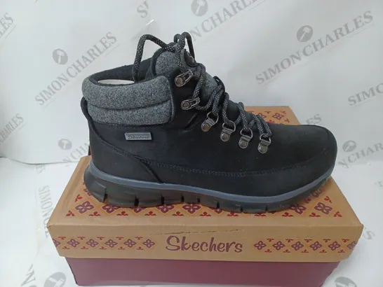 BOXED PAIR OF SKECHERS SYNERGY WARM BOOTS, BLACK - SIZE 6