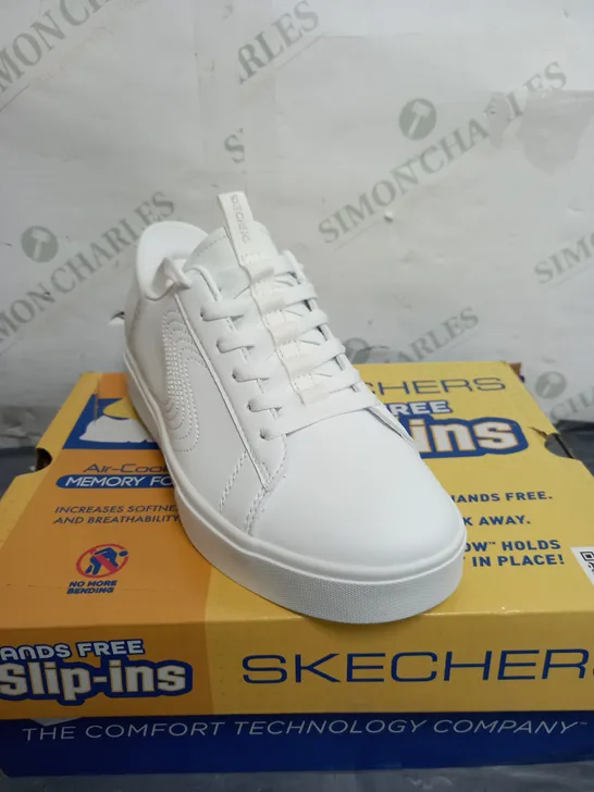 BOXED SKETCHERS SLIP IN WHITE TRAINERS - SIZE 4 