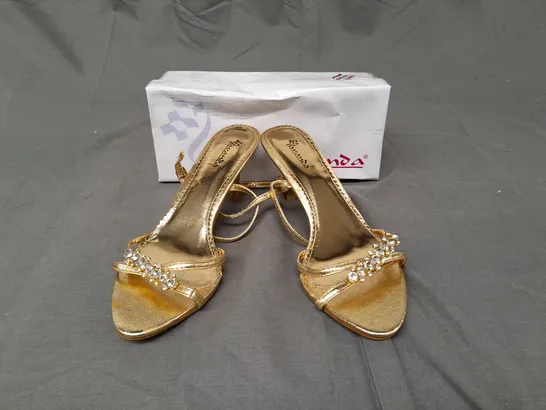 BOXED PAIR OF LAVANDA KITTEN HEELS WITH ANKLE TIE IN GOLD SIZE EU 40