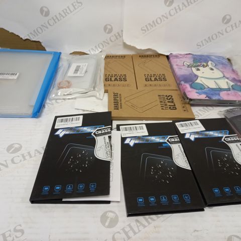 LOT OF APPROXIMATELY 20 ASSORTED PHONE/IPAD ACCESSORIES TO NCLUDE PHONE CASES, IPAD CASES AND SCREEN PROTECTORS