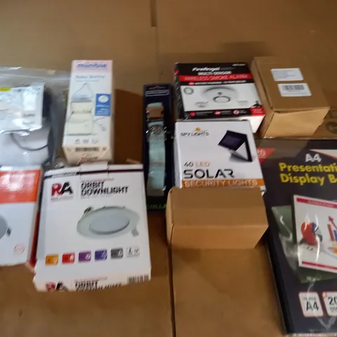 LOT OF 10 ASSORTED HOUSEHOLD ITEMS TO INCLUDE JABRA HEADSET, LED SOLAR LIGHT