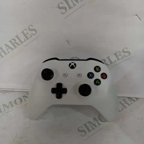 WIRELESS CONTROLLER FOR XBOX ONE IN WHITE 