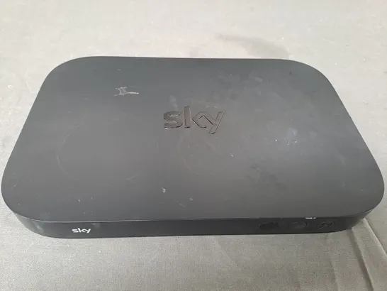 SKY EM150 Q MINI BOX